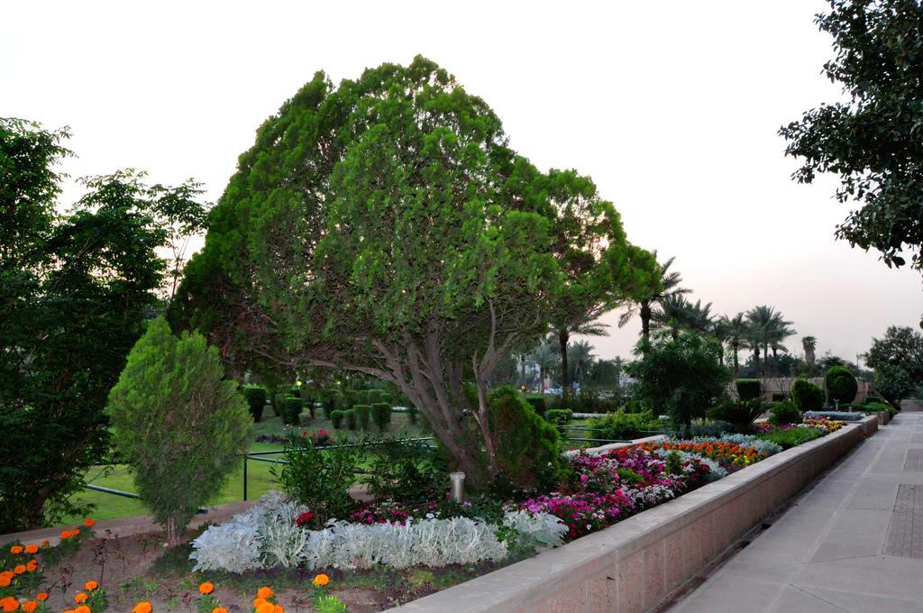 Royal Tulip Alrasheed Hotel Багдад Екстер'єр фото