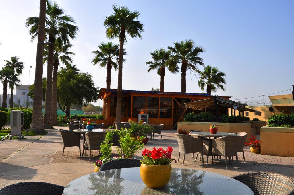 Royal Tulip Alrasheed Hotel Багдад Екстер'єр фото