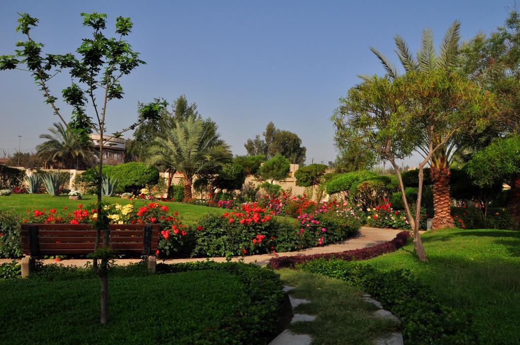 Royal Tulip Alrasheed Hotel Багдад Екстер'єр фото