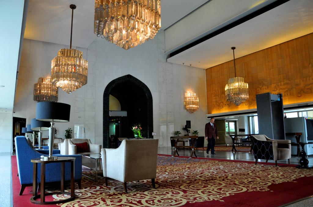 Royal Tulip Alrasheed Hotel Багдад Екстер'єр фото