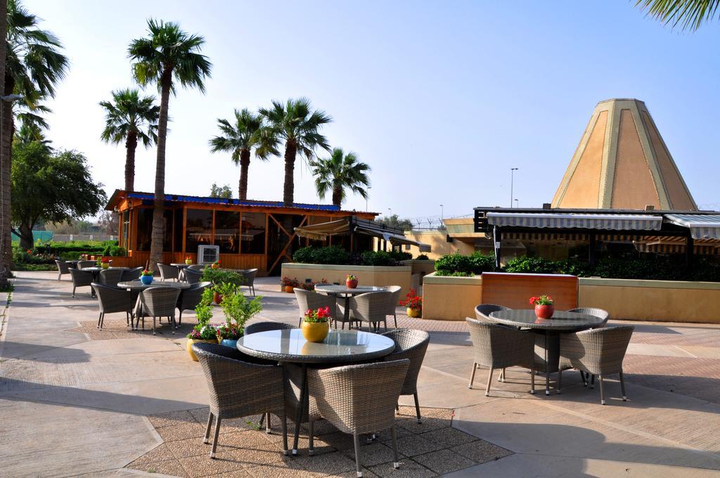 Royal Tulip Alrasheed Hotel Багдад Екстер'єр фото